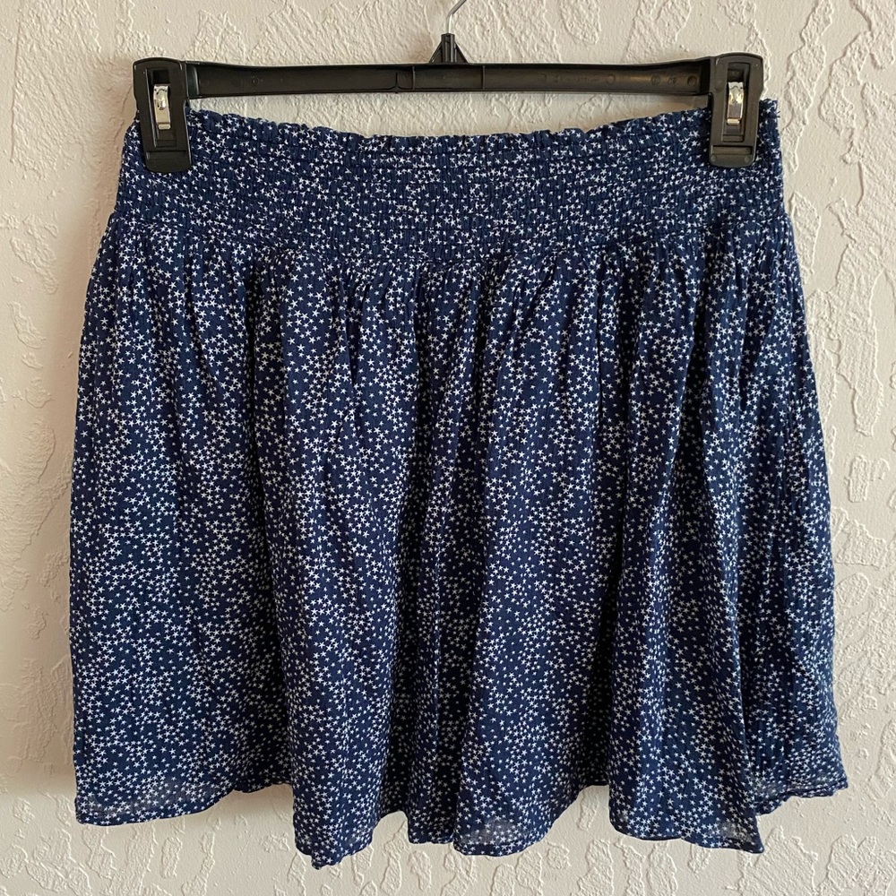Old Navy size Medium Navy with stars skirt
